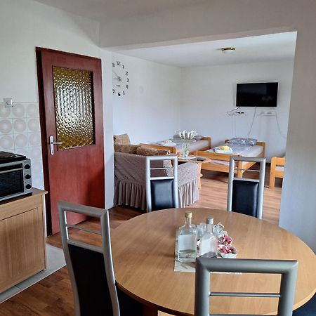 Appartamento Aki Drvar Esterno foto